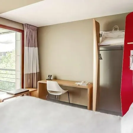 Ibis Bercy Village