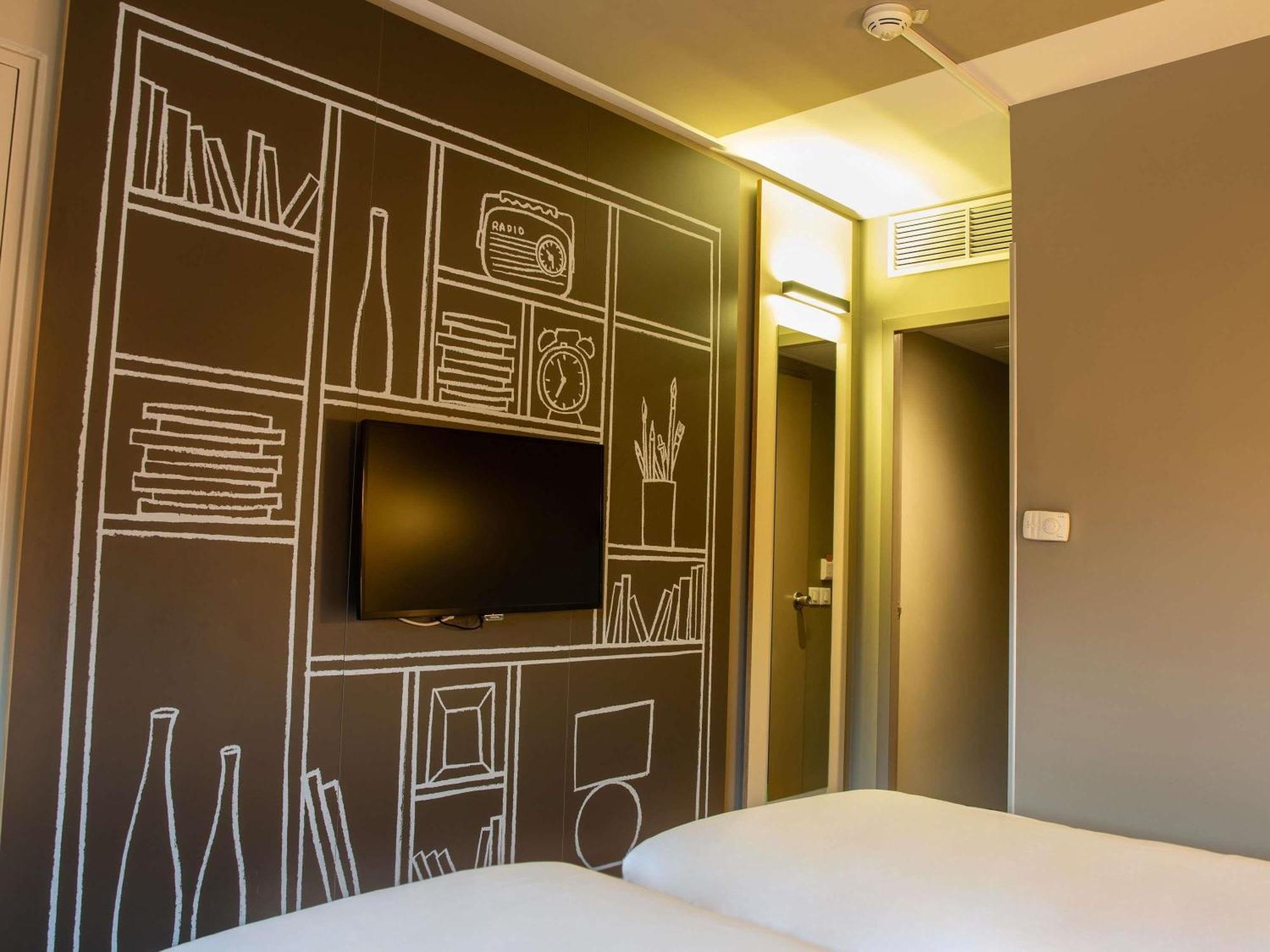 Ibis Bercy Village