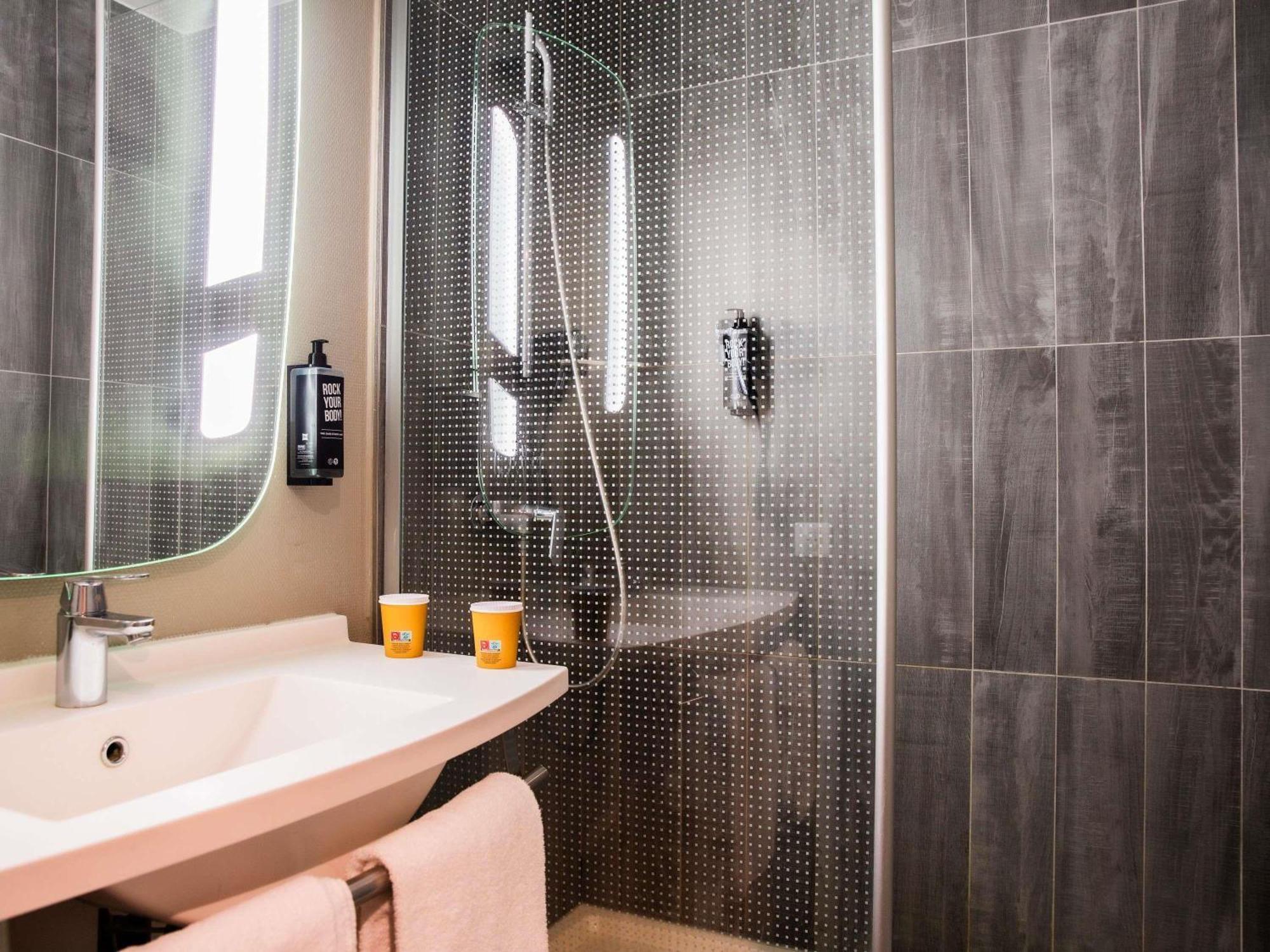 Ibis Bercy Village Hotel 3*